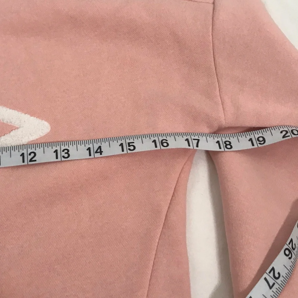 NWT children’s Umbro pullover pink sweatshirt size M(7/8)